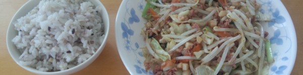 野菜炒め + コンビーフハッシュ (5)