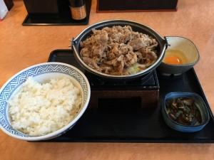 牛すき鍋膳 肉二倍盛 (1)